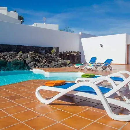 Villa Hooha *