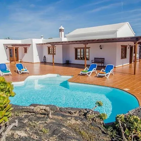 Villa Hooha *