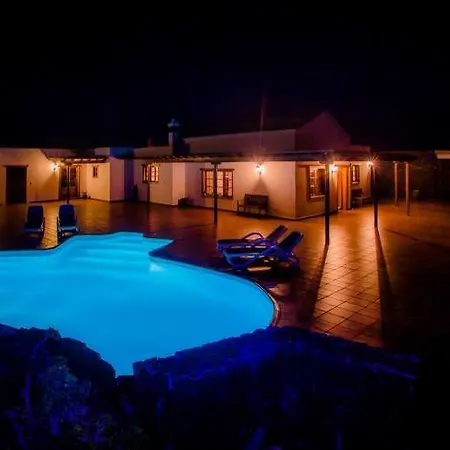 Hooha Villa *